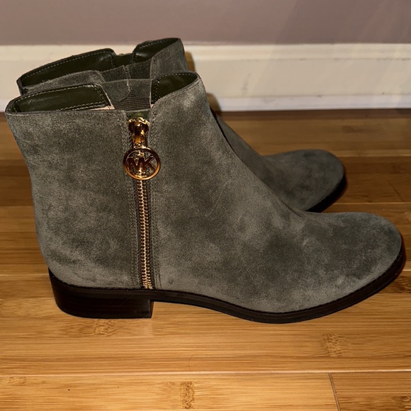 Michael Kors Green Suede Side Zipper Booties - Picture 2 of 7